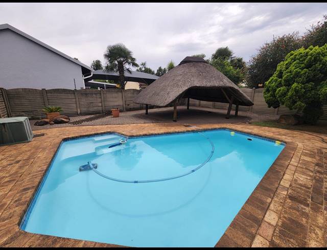 4 BEDROOM HOUSE SOLD IN VANDERBIJLPARK SE 6